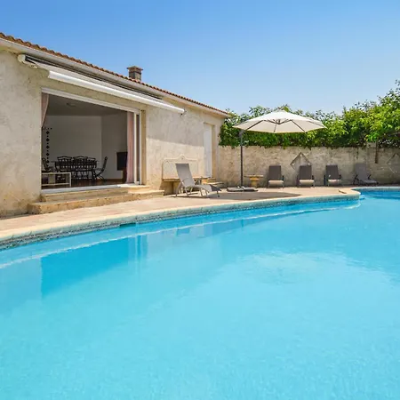 Holiday home Lovely In With Outdoor Swimming Pool Aleria (Corsica)