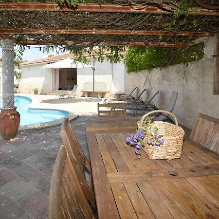 Holiday home Lovely In With Outdoor Swimming Pool