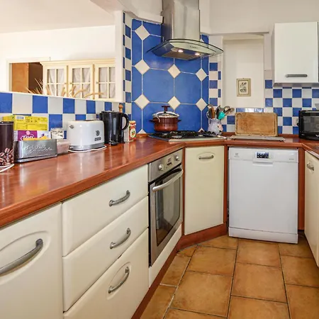 2 Bedroom Gorgeous In Aléria